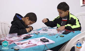 مدرسة تاونزة العلمية تنظم دورة أردوينو ARDUINO متعة البرمجة  في طبعتها الثانية – ديسمبر 2016